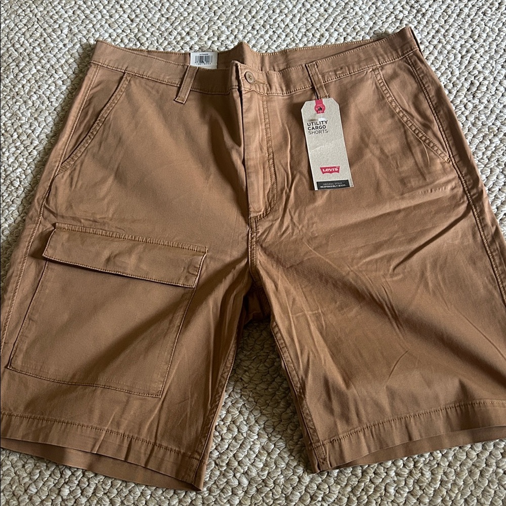NWT Men’s Levi’s cargo shorts